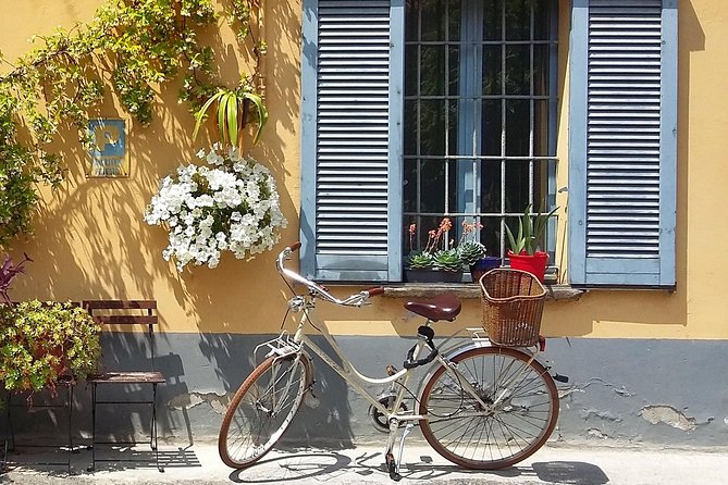 Milan's Hidden Gems: Unique Bike Tour (ENG, NL) - Getting Started: Via Guglielmo Pepe at 10:00 AM