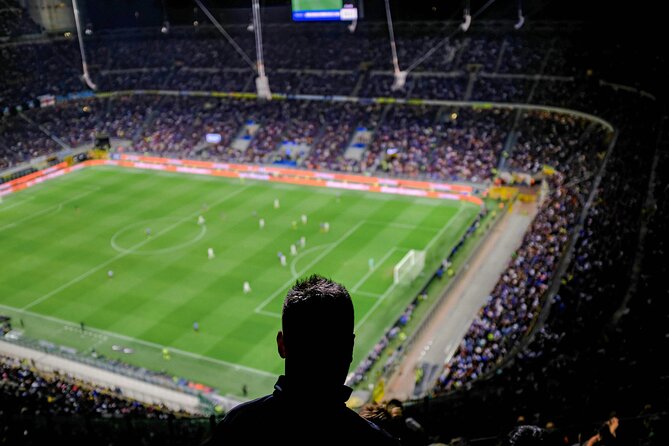 Milan: See a football game in Milan together with locals - Drink included: your simple way to fit in