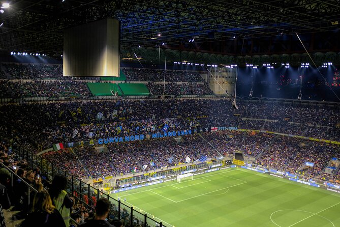 Milan: See a football game in Milan together with locals - Who this Milan matchday experience suits best
