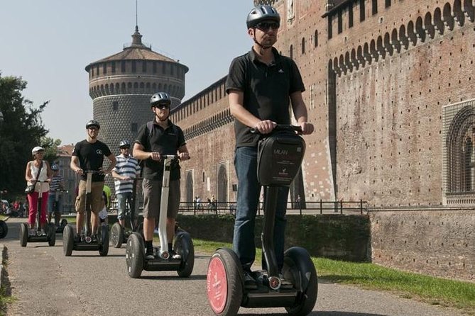 Milan: Segway Tour with Local Tourist Guide Live - 3 hours & half - Arco della Pace and Parco Sempione views