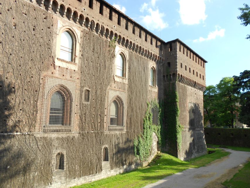 Milan: Sforza Castle & Leonardo Skip-the-Line Private Tour - Skip-the-line Entry at Sforza Castle: Courts First, Then the Rooms