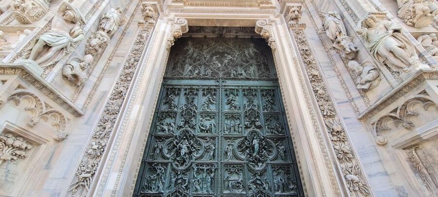 Milan: Skip-the-Line Duomo Guided Tour & Hop-on Hop-off Bus - Optional 2-Day Hop-on Hop-off Bus: The Smart Pairing