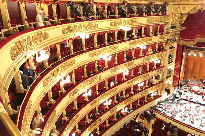 Milan: Skip-the-Line Duomo & La Scala Museum Guided Tour - Meeting points and timing: the Milan logistics that matter