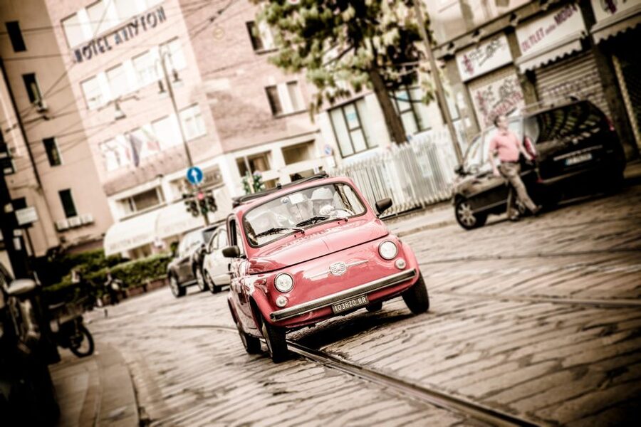 Milan: Slow Tour by Vintage Red Fiat 500 (1 hour, 1 stop) - The 1-hour circuit: how the timing works with two driving segments