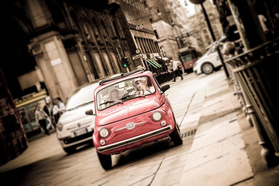 Milan: Slow Tour by Vintage Red Fiat 500 (1 hour, 1 stop) - Getting the best photos and questions during a 1-hour ride
