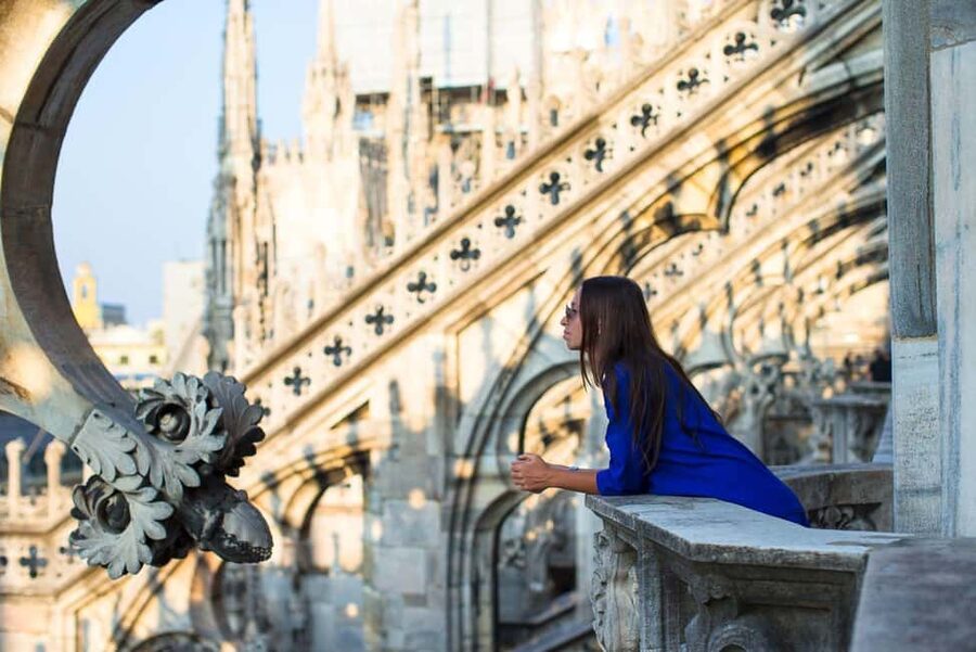 Milan Small Group: Duomo & Rooftop, Castle, Gelato Tasting - What the small-group size really changes