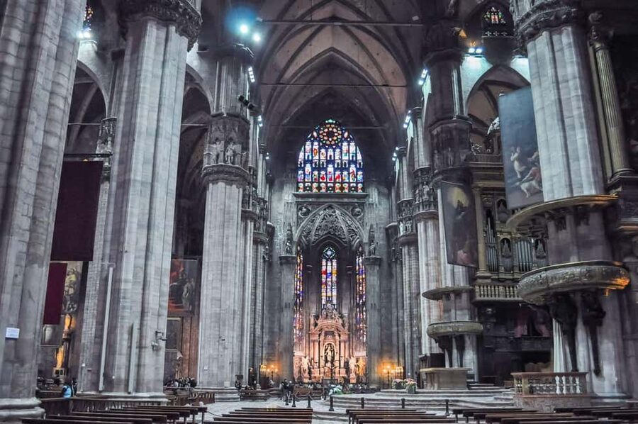 Milan Small Group: Duomo & Rooftop, Castle, Gelato Tasting - The gelato break that keeps you from rushing
