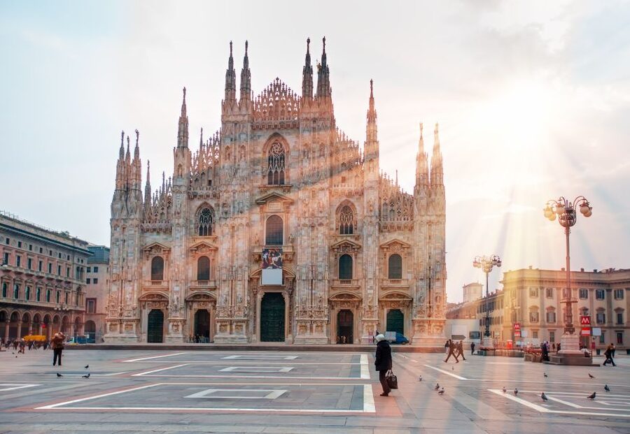 Milan: small group walking tour of the Duomo and city centre - Why this 2-hour Duomo and city-center walk works