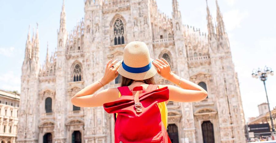 Milan: small group walking tour of the Duomo and city centre - Entering the Duomo: what the included ticket buys you