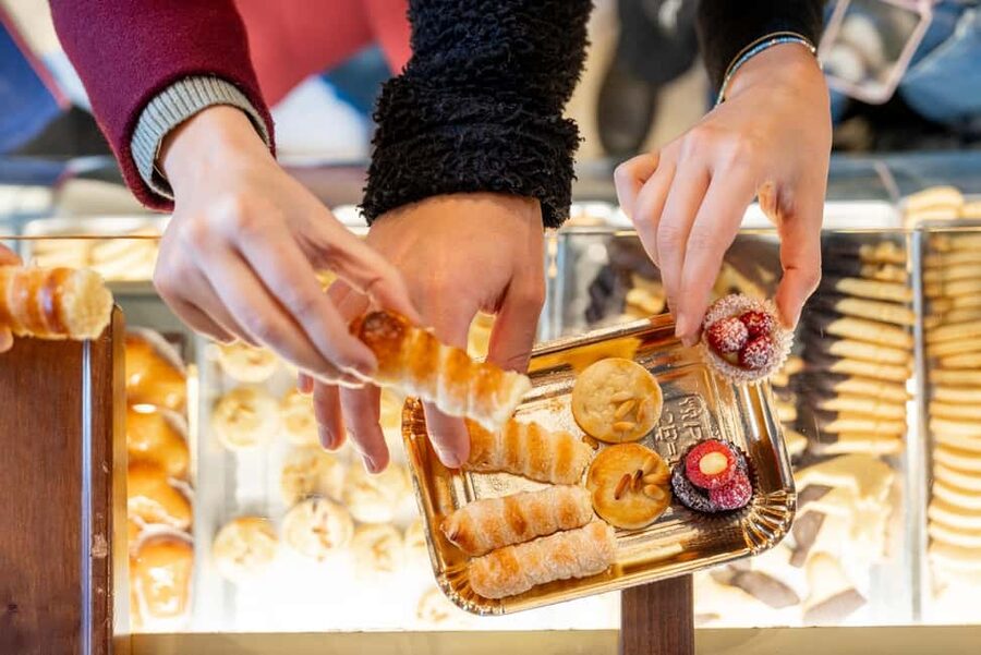 Milan: Sweet Delights Patisserie Tour - The social side: what it feels like with 2 to 12 people