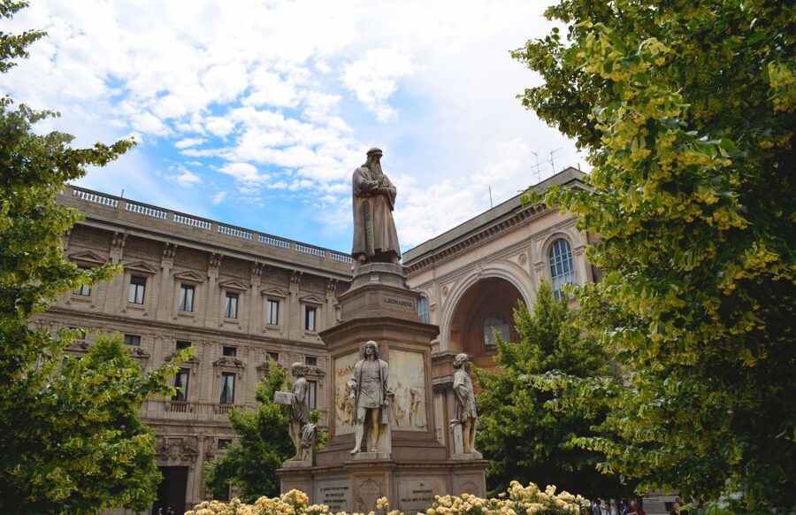 Milan: The Story of Leonardo da Vinci Private Guided Tour - Choosing the 2-hour option for a fast Leonardo hit