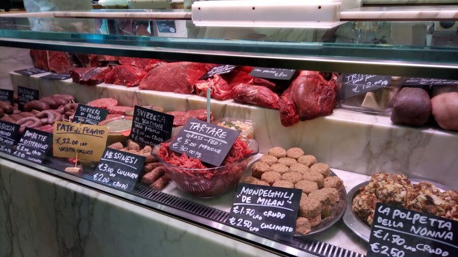 Milan: Traditional and Modern Food Tour - Stop 1: Aperitif style, with local Franciacorta first