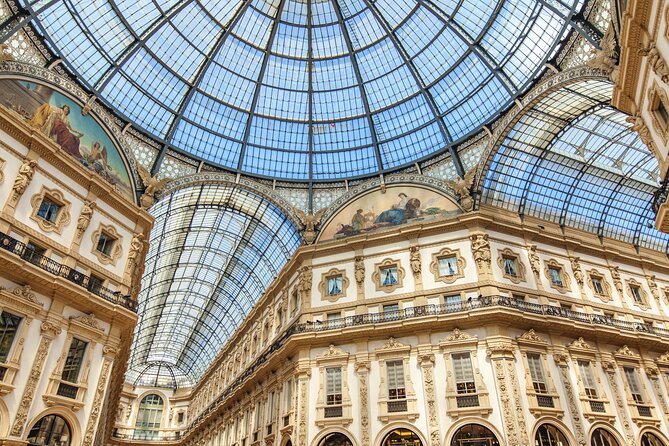 Milan Treasure Hunt for Groups of Friends, Team Building & Company Incentives - Galleria Vittorio Emanuele II: arcade views plus a pizza break