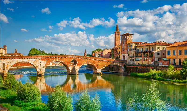 Milan: Verona Day Tour with a Lake Garda Cruise to Sirmione - Juliet’s House and the Arena: what you should actually look for