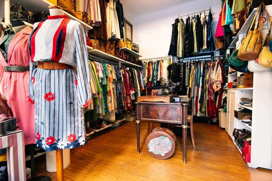 Milan: Vintage Shopping Tour - The walking loop: short legs between shops, serious try-on time