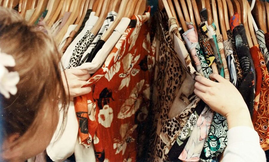 Milan: Vintage Shopping Tour - Meeting point, café coffee, and how to dress for fast fitting