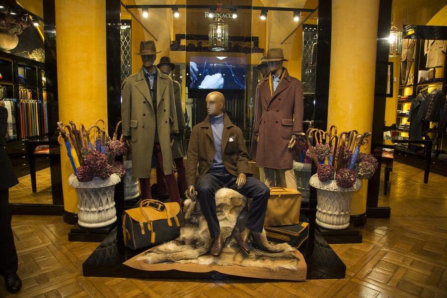 Milan: Walking Fashion Tour - Quadrilatero della Moda in 1.5 Hours: How the Route Actually Works