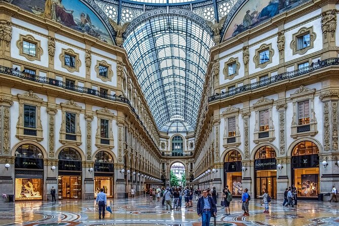 Milan Walking Tour: Explore Top Sights & Hidden Gems - Brera District: Neighborhood Walking Near Pinacoteca di Brera
