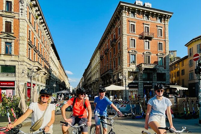 Miles and smiles /// Milan's ride - From Moscova to the Vertical Forest and Brera