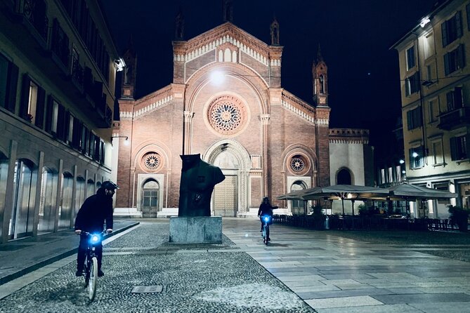 Miles and smiles /// Milan's ride - Brera to Sforza: Squares, Castles, and the Arch of Peace