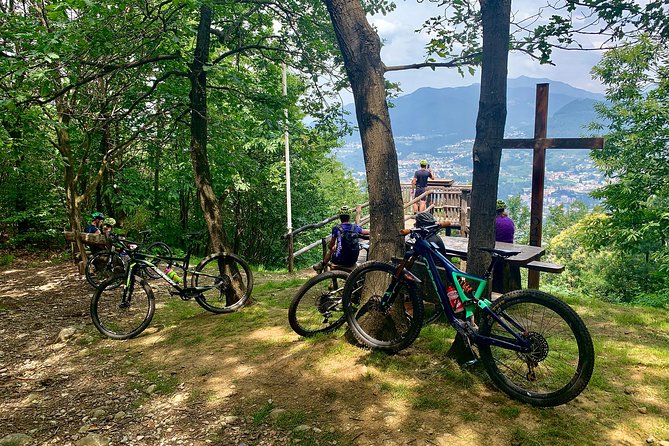 Mountain Bike tour in Spina Verde natural park - Riding toward Switzerland: border views and vineyard scenery on two wheels