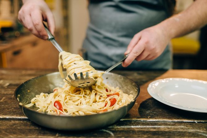 Pasta Fresca Hands-on Cooking Class with a Local in Como - Cooking the sauce: traditional flavors with fresh ingredients