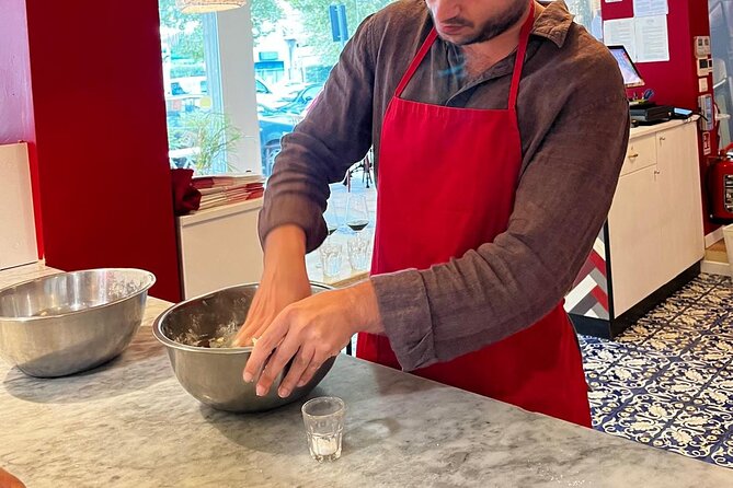 Premium Pizza Making Class at a Pizzeria in Como - Learning Neapolitan dough, not just assembling a pizza