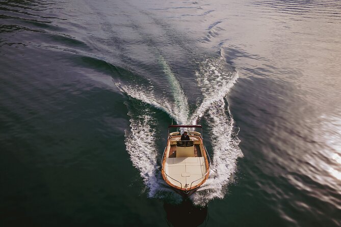 Private Boat Tour on Italian Gozzo on Lake Como - Picking the right meeting point: Varenna, Menaggio, or Tremezzo