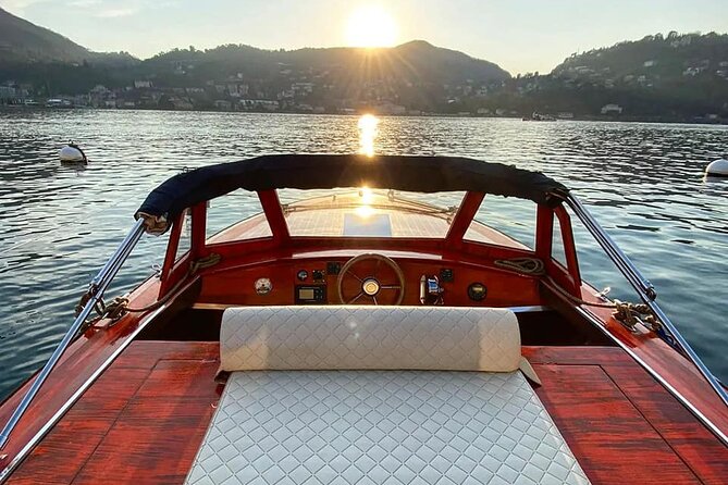 Private Tour by Classic Wooden Boat on Lake Como - Getting started in Como: your meeting spot and first minutes