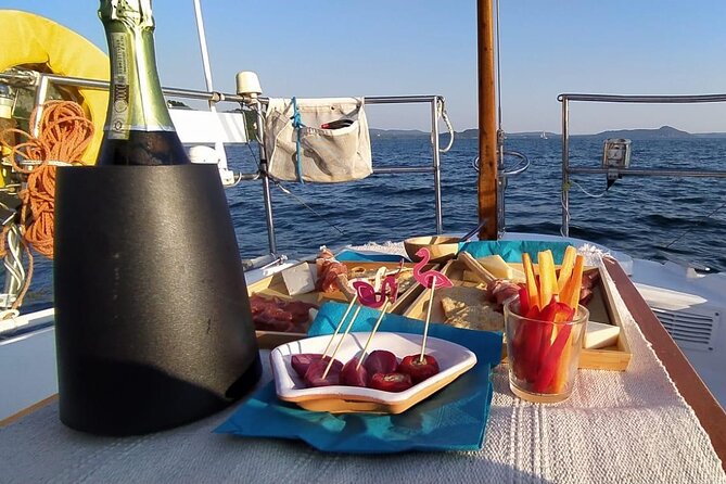 Private Tour on a Sailing Boat on Lake Maggiore with Aperitif and Music - Captain Paolo and Catarina bring the personal touch