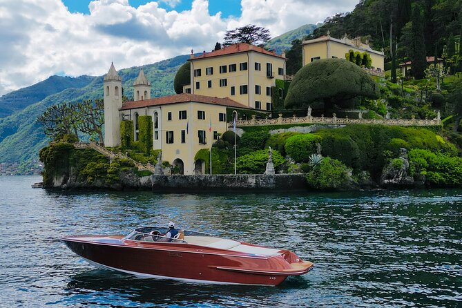 Private wooden boat tour on Lake Como - Entering Lake Como by boat: the private-ride advantage