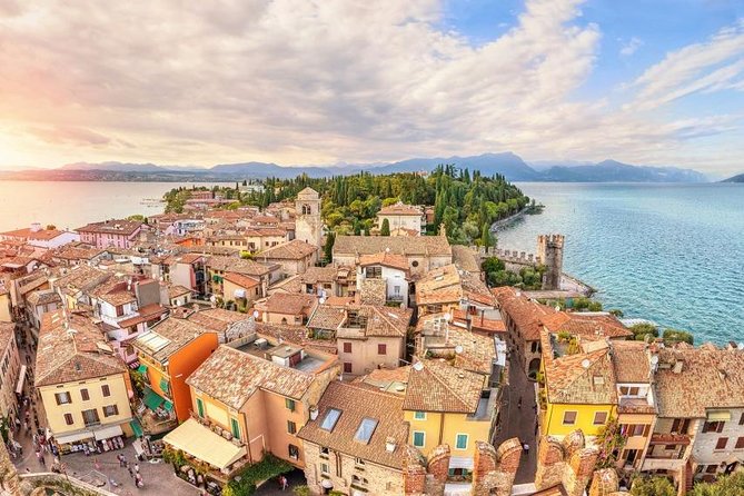 Sirmione & Verona, Lake Garda, tour from Milan - Scaligero Bridge and the Verona castle exterior views