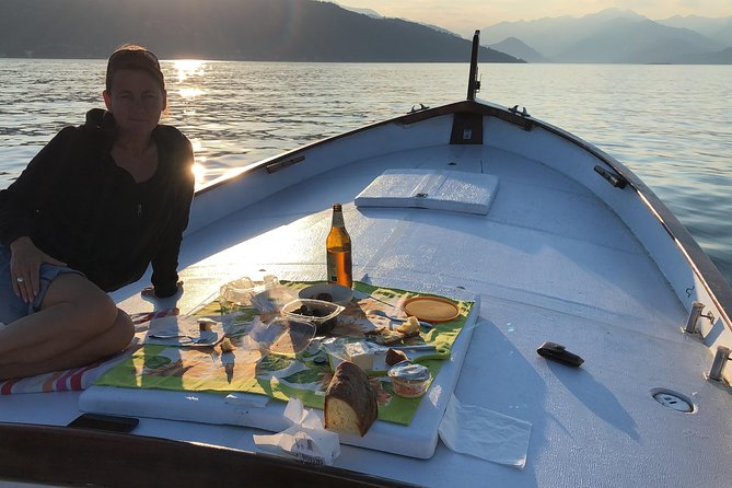 Slow boat tour for small groups with appetizer on Lake Maggiore - Where you meet at Via al Moro, 14 in Leggiuno (and how it affects your day)