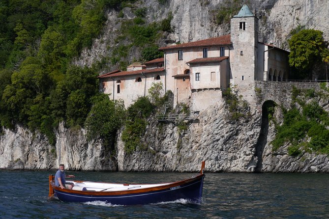 Slow boat tour for small groups with appetizer on Lake Maggiore - Who should book this private Lake Maggiore aperitivo boat ride