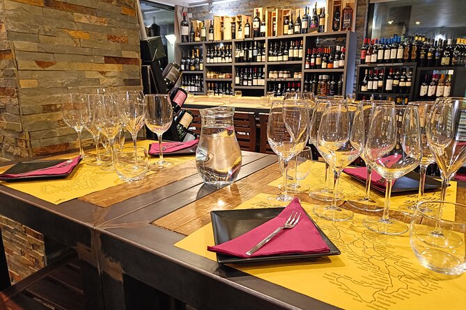 Taste of Lake Como: 4 Wines Paired with Local Cheese Charcuterie - Capitan Drake in Como: The Setting and Why It Works