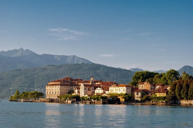 The magic of a private boat tour around the Borromean islands - What makes the Borromean sights click when you see them from the lake