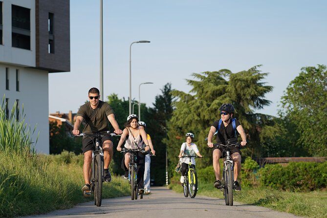The Milan you don't expect, bike tour with picnic on the lake - Parco delle Cave: a quirky park with artificial basins