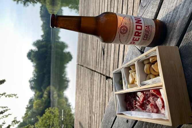 The Milan you don't expect, bike tour with picnic on the lake - Davide sets the tone, especially for mixed riders