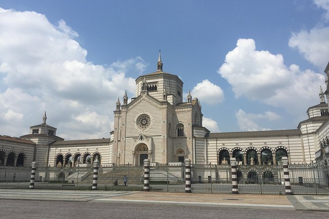 The Monumental Cemetery of Milan: Discover the Unexpected - What the 1.5 hour guided route actually gives you