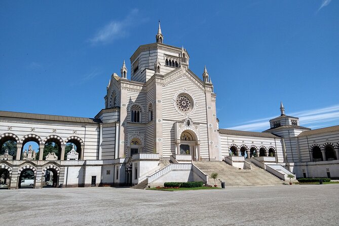 The Monumental Cemetery of Milan Guided Experience - Photo opportunities in a quiet, art-forward setting