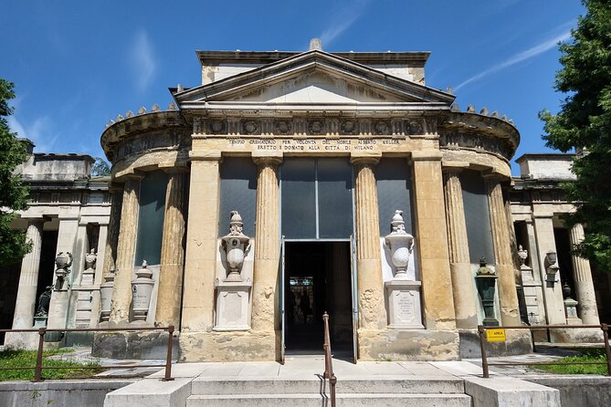 The Monumental Cemetery of Milan Guided Experience - Languages, headphones, and group comfort