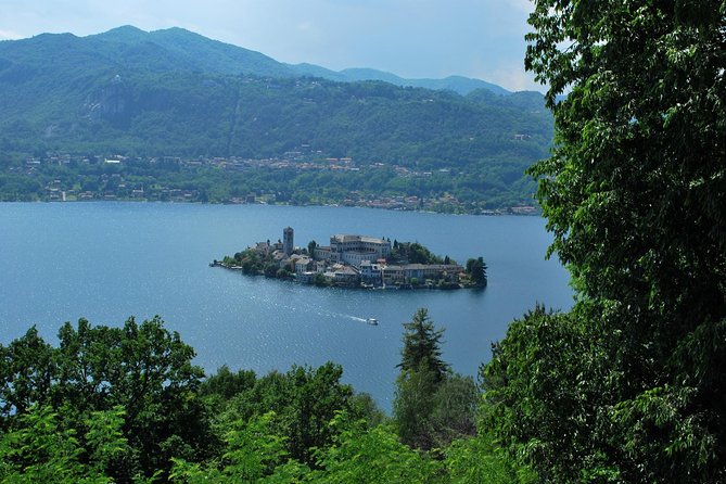 The romantic village of Orta San Giulio with a tour guide - First stop: Piazza Motta, your Orta “map in the air”