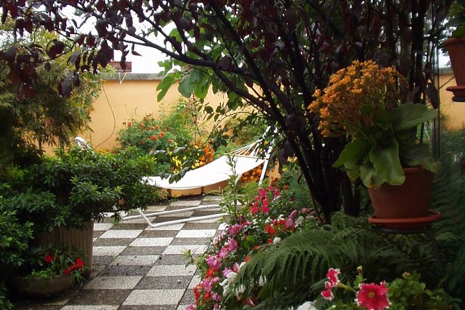 The Secrets to Learn Fresh Pasta and Tiramisù in a Glam Home - Limoncello in the Garden, Wine With the Meal