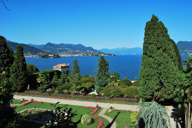 The three Borromean Islands with a private tour guide - Stresa meetup and how the day flows