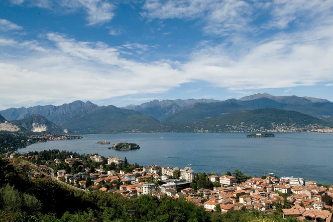 Ticket for Isola Bella and Isola Madre from Stresa - Palazzo Borromeo: what to look for when the palace crowds get intense