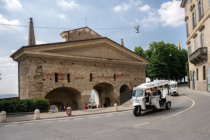 Tuk Tuk tour in Bergamo, Città Alta and the ancient Venetian walls - Climbing the Cobbled Streets, Then Finding Out How High the Walls Are