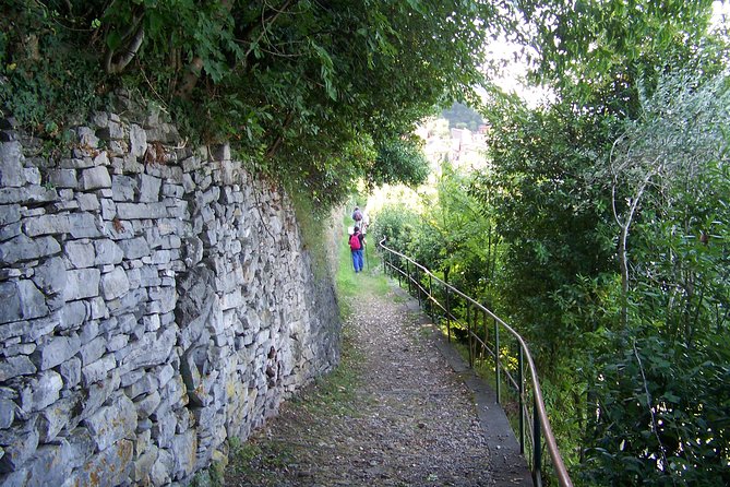 Varenna on the Como Lake, the Villa Monastero and the Patriarch's Greenway path - Footwear, fitness, and what to wear on this route