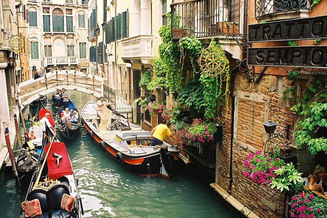 Venice Day Trip from Milan with Guided City Tour - Free lunch time, then a craft stop that breaks the routine