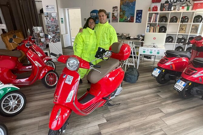 Vespa tour adventure on the lake - Villa Carlotta: included entry, botanical gardens, and phone audio