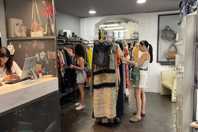 Vintage Shopping Tour in Milan - Piazza Affari and Piazza Cordusio, quick peeks, no long detours